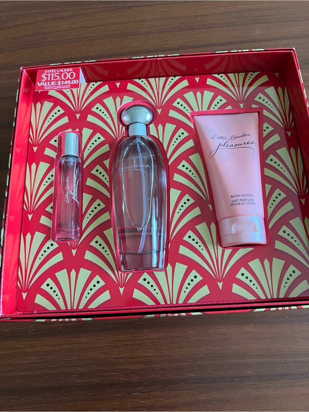 Estee Lauder Pleasures Set - Pink and Red Gift Trio